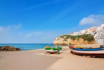 In einer kleinen Gruppe reisen und auf gemütlichen Campingplätzen übernachten. In einer kleinen Gruppe reisen und auf gemütlichen Campingplätzen übernachten.