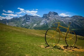 Tijdens deze rondreis nemen we u mee naar de toppen van de Pyreneeën en de verborgen geheimen van de Katharen, waar natuur en geschiedenis samenkomen.