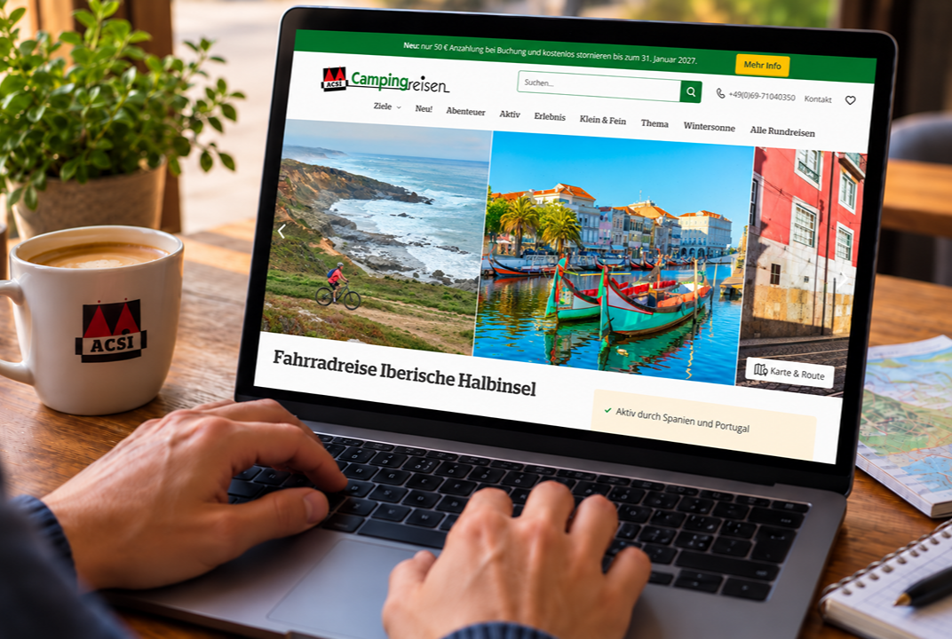 Beeldscherm laptop met reis voor boekingsvoorwaarden